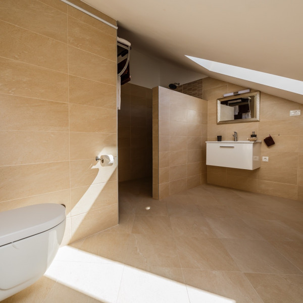 SOBA 5, Villa Kosta s bazenom, Kaštel Novi, Split Rudine, Kaštel Novi
