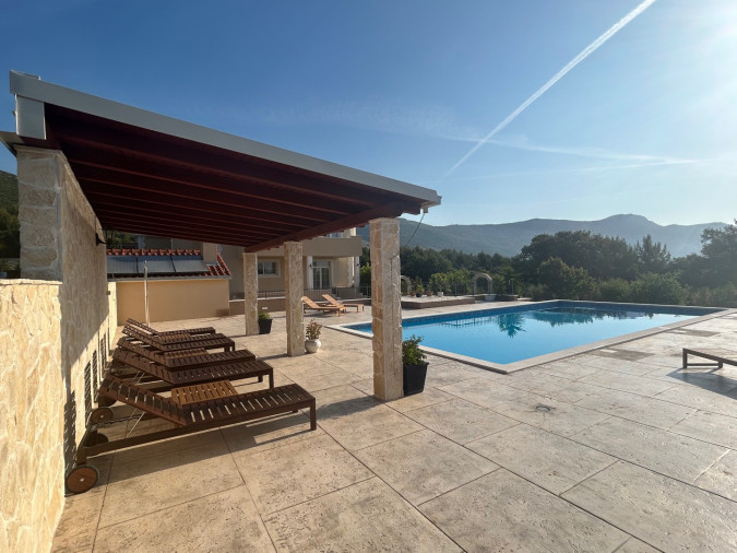 Ro&scaron;tiljnica i prostor oko bazena, Villa Kosta s bazenom, Ka&scaron;tel Novi, Split Rudine, Ka&scaron;tel Novi